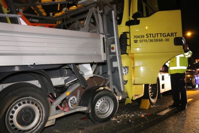  Stuttgart:  Verkersunfall mit mehren Fahrzeugen