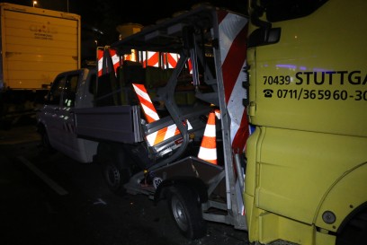  Stuttgart:  Verkersunfall mit mehren Fahrzeugen