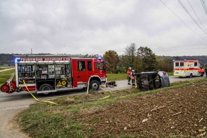 Hochdorf: Pkw ueberschlaegt sich auf Kreisstrasse - eine verletzte Person