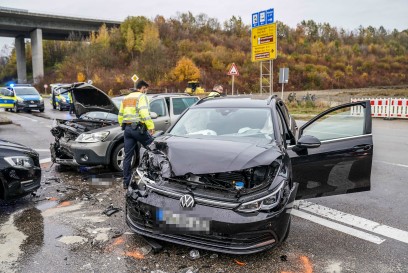 Aichelberg: Vorrang missachtet Sachschaden und sechs verletzte Personen bei Verkehrsunfall