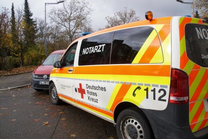 Boeblingen: Notarzteinsatzfahrzeug auf Einsatzfahrt in Unfall verwickelt