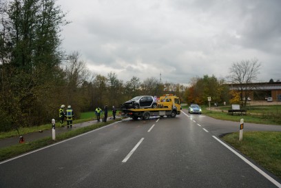 Kirchheim Teck: Auffahrunfall mit zwei verletzten und drei zerstoerten Autos