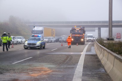 Hildrizhausen- Ehningen: Schwerer Unfall mit zwei LKW am Stauende