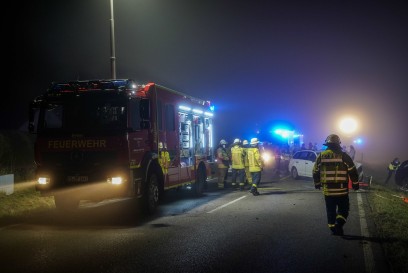 Dettingen: Frontalzusammenstoss mehrerer Fahrzeuge im Nebel - sechs Verletze 