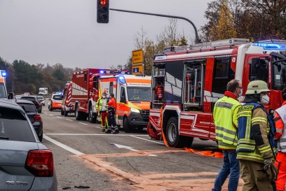 Boeblingen: Mehrere Verletzte nach schwerem Unfall auf der B464