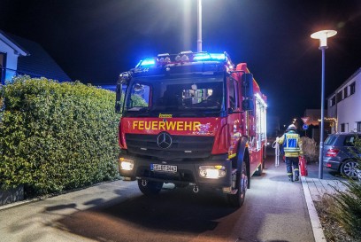 Dettingen unter Teck: Rauch im Keller loest Feuerwehreinsatz aus