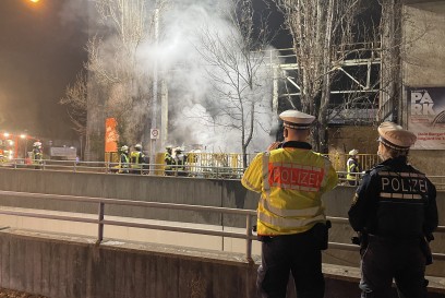 Feuerbach: Brand bei einer Autowerkstatt 