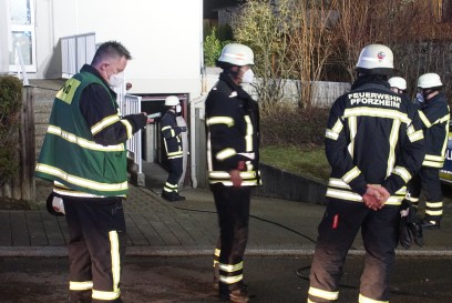 Pforzheim: Verteilerkasten faengt Feuer - Feuerwehr im Einsatz