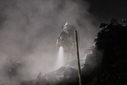 Aichtal-Aich: Brand von Huette und Holzstapel