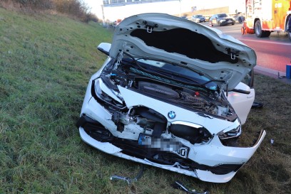 A8/ Neuhausen auf den Fildern: Schwerer Verkehrsunfall fordert verletze 