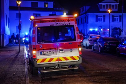 Esslingen-Pliensauvorstadt: Zimmerbrand in Mehrfamilienhaus fordert eine Verletzte Person