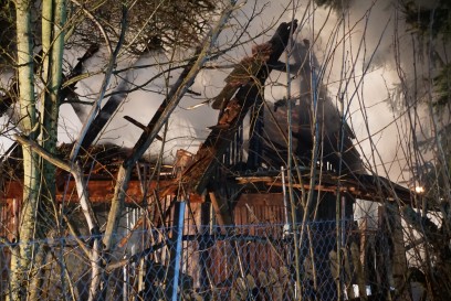 Gaeufelden-Oeschelbronn: Schuppen brennt nieder