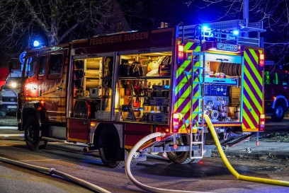 Suessen: Brand in Zwischendecke einer Schreinerei - mehrere Feuerwehren stundenlang im Einsatz