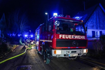 Kernen-Stetten: Brand an Sauna loest Feuerwehreinsatz aus