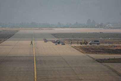 Flughafen Stuttgart: Kleinflugzeug beim Landen verunglueckt