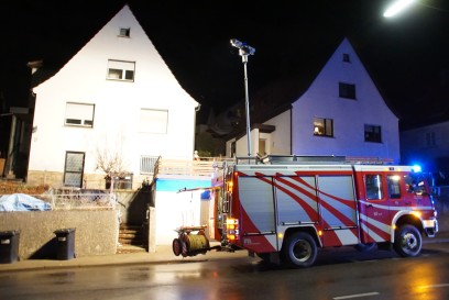 Ostfildern-Scharnhausen: Zwei Personen bei Brand leicht verletzt