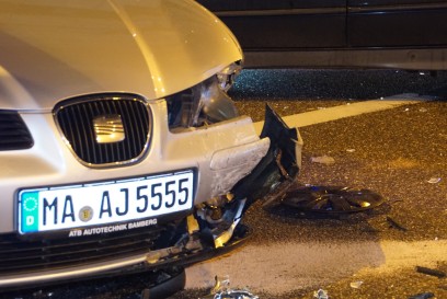 Pforzheim: Kreuzungsunfall in der Innenstadt - Rettungskraefte im Einsatz