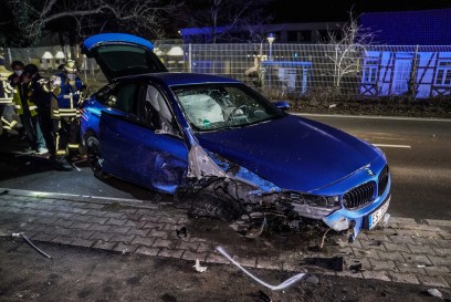 Reichenbach an der Fils: Gegen Brueckenpfeiler geprallt