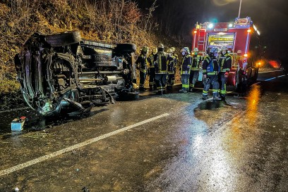 Renningen-Malmsheim: Mehrere Verletzte nach PKW Ueberschlag