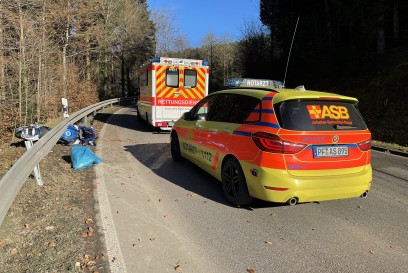 Bad Liebenzell: Motorradfahrer nach Unfall Lebensgefaehrlich verletzt 