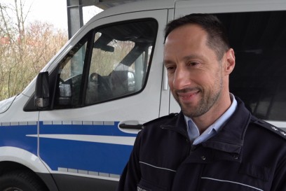 POLIZEIINTERVIEW! Plochingen: Grossbrand bei Wertstofffirma - meterhohe Flammen und starke Rauchentwicklung - mehrere Feuerwehren im Einsatz