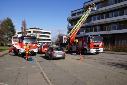 Filderstadt: Blech an Fassade loest sich an einer Schule