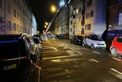 Stuttgart: Hausdach abgedeckt durch Sturm