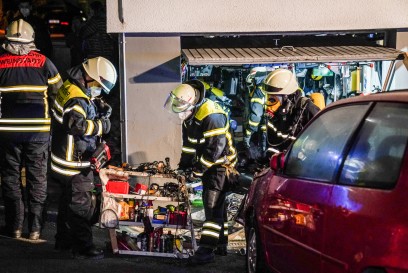 Weinstadt-Grossheppach: Geladene Batterie loest Garagenbrand aus
