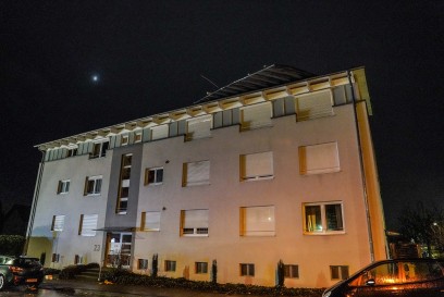 Sturmboeen fegen ueber den Rems-Murr Kreis – Rettungsdienst faehrt gegen Baum auf der B29 – Zuege stehen teilweise still