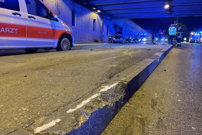 Stuttgart: Schwerer Unfall auf der B14