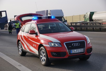 Neuhausen: Mehrere Verletzte bei Unfall mit zwei Autos und einem LKW auf der A8