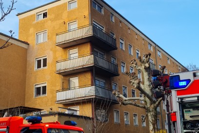 Stuttgart: Brand in Muellunterstand 