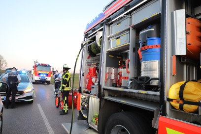 Kirchheim: Schwerer Verkehrsunfall Richtung Nuertingen B297 voll gesperrt 