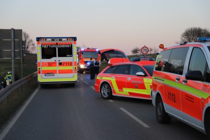 Kirchheim: Schwerer Verkehrsunfall Richtung Nuertingen B297 voll gesperrt 