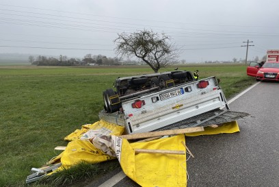 Pleidelsheim: L 1125: Unfall mit einer leicht verletzten Person und hohem Schaden