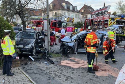 Korntal: toedlicher Verkehrsunfall im Kreuzungsbereich 