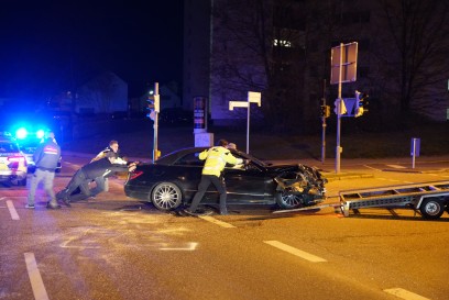 Geislingen: Frontalzusammenstoss Mehrere Verletzte und mehr als 30000 Euro Sachschaden