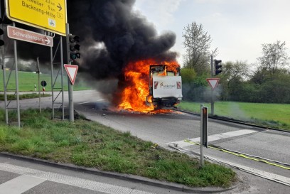 Backnang: Transporter brennt aus
