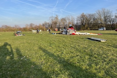Moessingen: Leichtflugzeug verunglueckt