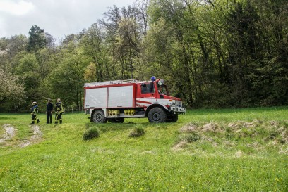 Grafenau-Doeffingen:  Holzstapel brennen - Brandstiftung?