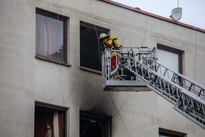 Filderstadt-Sielmingen: Brand in einem 4-geschossigen Buero- und Wohngebaeude mit umfangreicher Menschenrettung
