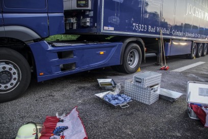 Sindelfingen: Feuerwehreinsatz auf der Autobahn - Kraftstoff ausgelaufen