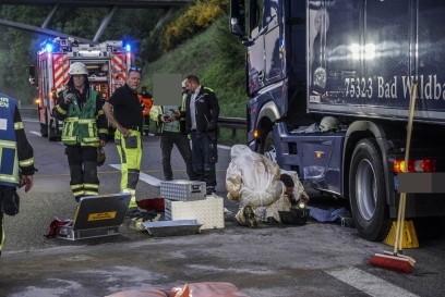 Sindelfingen: Feuerwehreinsatz auf der Autobahn - Kraftstoff ausgelaufen