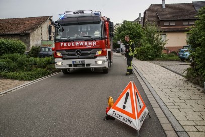 Reninngen: Baumaterial faengt Feuer im Gebaeude