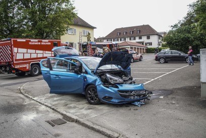 Boeblingen: PKW kracht gegen Mauer - Fahrerin schwer verletzt