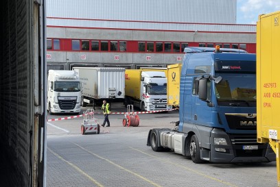 Renningen: Fluessigkeit an Lkw ausgetreten 