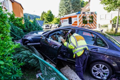 Reichenbach a.d. Fils: Mit Grundstuecksmauer kollidiert