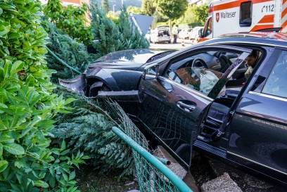 Reichenbach a.d. Fils: Mit Grundstuecksmauer kollidiert