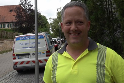 ERSTHELFER INTERVIEW! Koengen: Skoda faehrt frontal gegen Baum - Fahrer lebensgefaehrlich verletzt - Frau tot aufgefunden