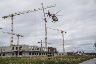 Boeblingen: Arbeiter stuerzt mehrere auf Flugfeldklinikumbaustelle ab